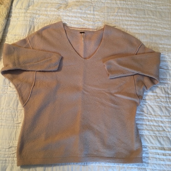 Free People Sweaters - Free People light pink sweater